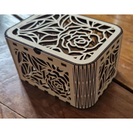 La Boîte aux Roses –Coffret bois personnalisé gravé au laser
